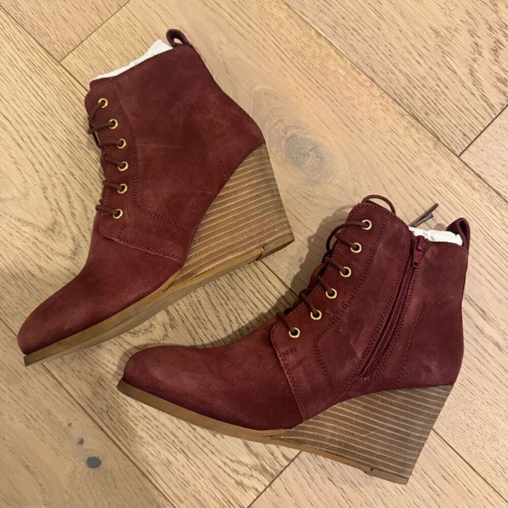 Diba Blake Suede Leather Stacked Wedge Bootie in Burgundy 8.5